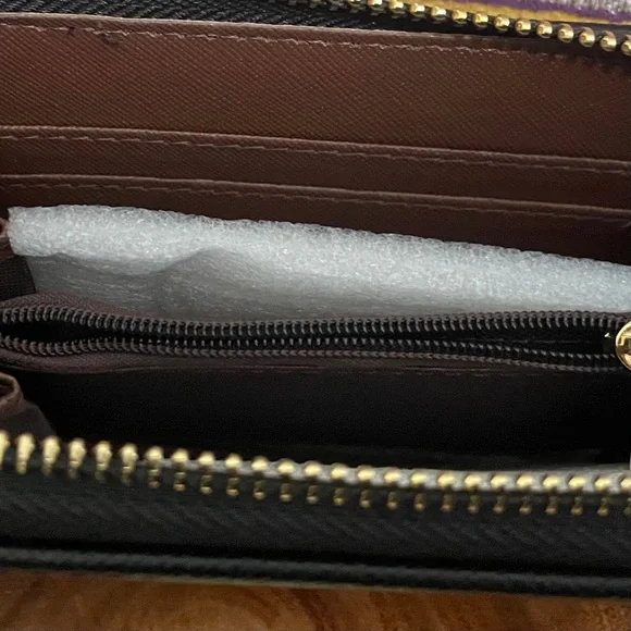 Micro-Pak Small Black Corner Zip Vegan Pebbled Leather Wristlet Wallet NWOT - Picture 9 of 12